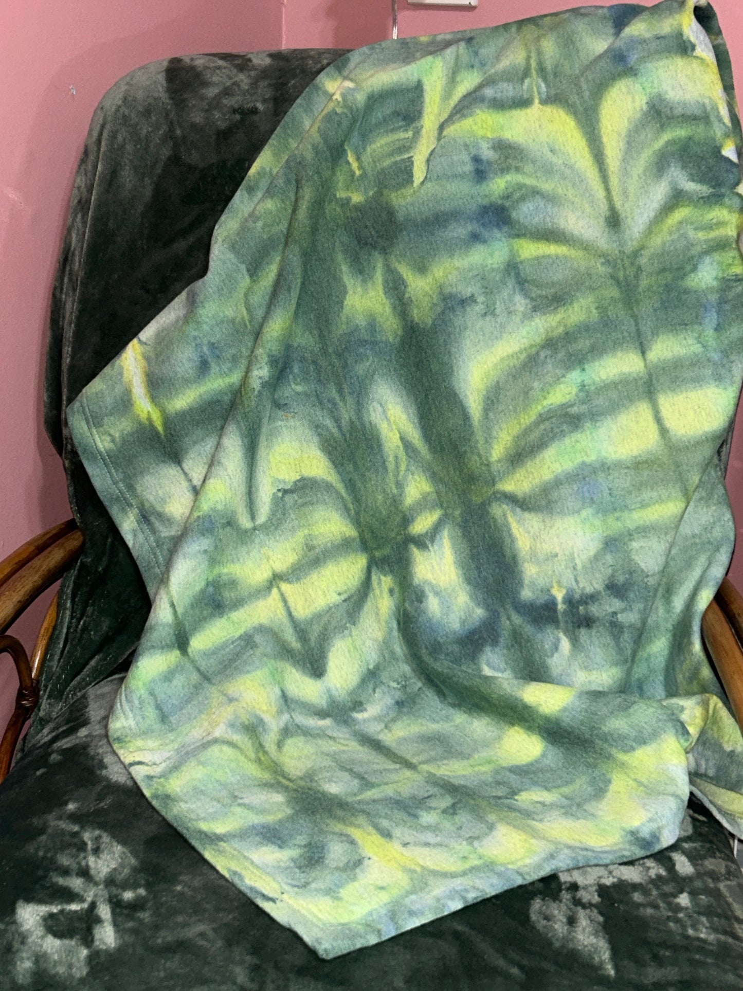 Grinch-Inspired Fleece Blanket + Bag Bundle