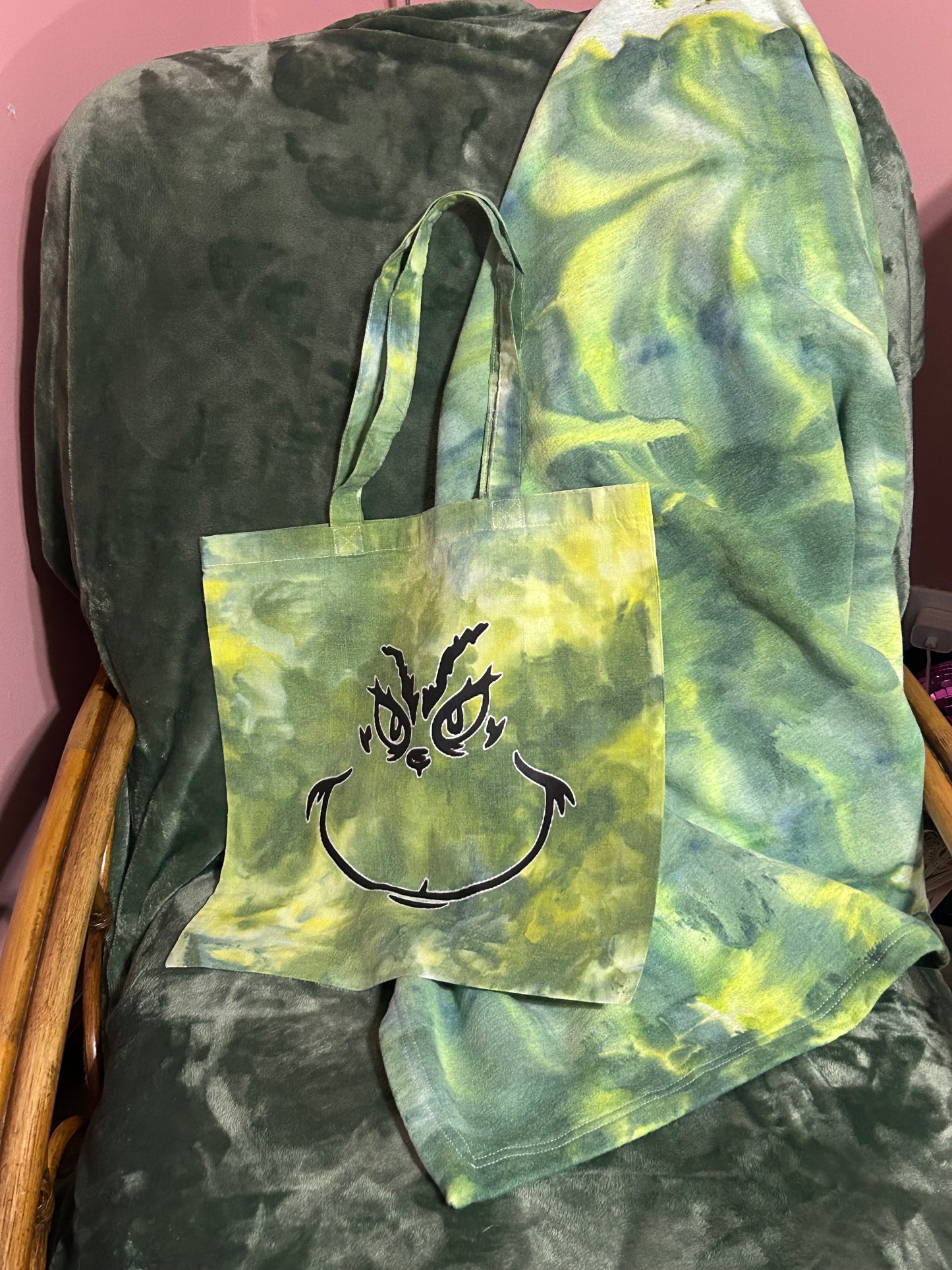 Grinch-Inspired Fleece Blanket + Bag Bundle