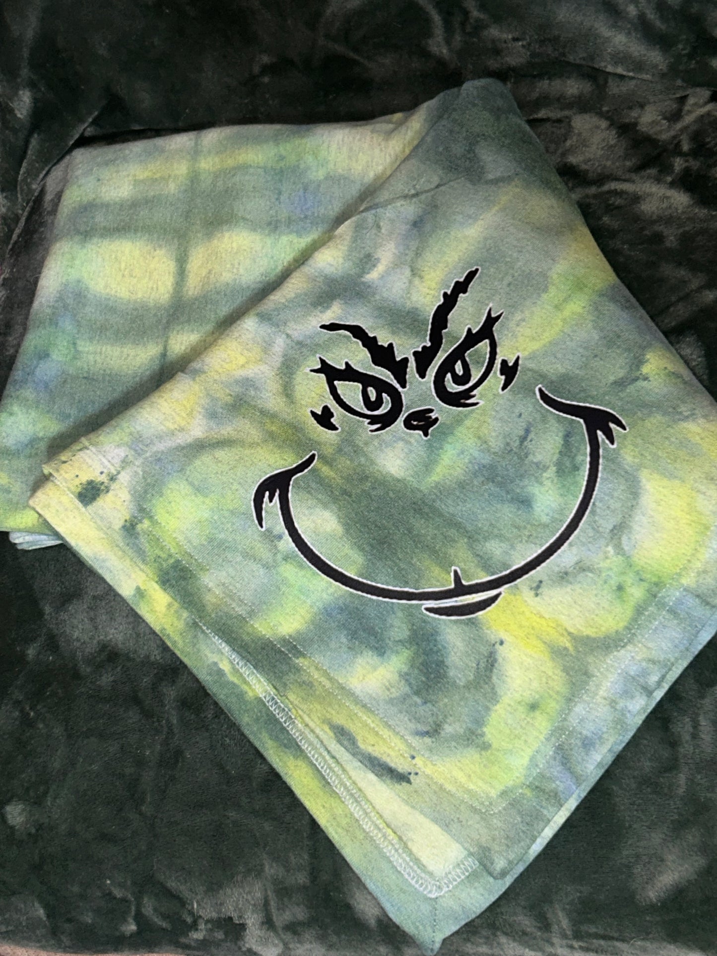 Grinch-Inspired Fleece Blanket + Bag Bundle